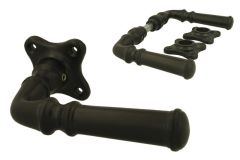 Deurklink gietijzer poedercoat klassiek model klaver rozet